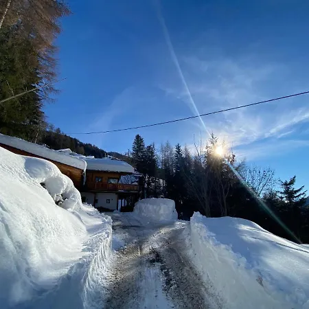 Horská chata Wuidererhuettn, Charlet In Alleinlage Mit Freistehendem Saunahaus Großkirchheim