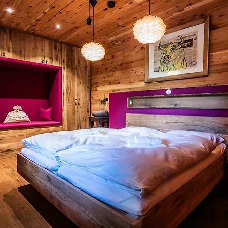 Wuidererhuettn, Charlet In Alleinlage Mit Freistehendem Saunahaus Horská chata Großkirchheim