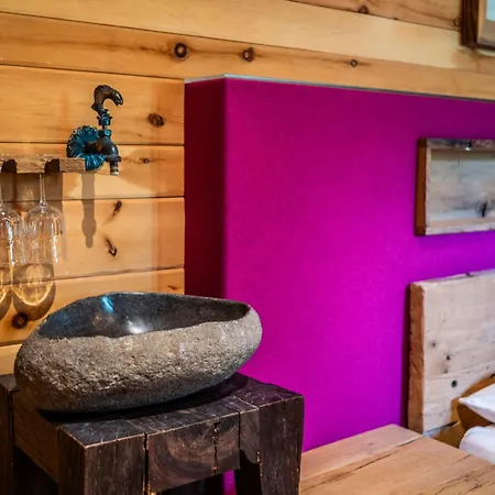 Wuidererhuettn, Charlet In Alleinlage Mit Freistehendem Saunahaus * Großkirchheim