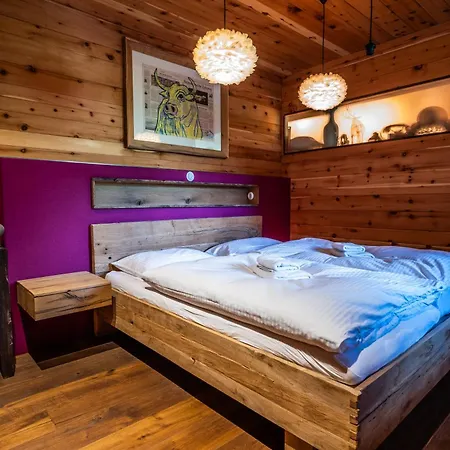 Wuidererhuettn, Charlet In Alleinlage Mit Freistehendem Saunahaus *