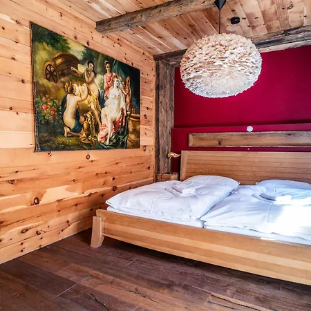 Wuidererhuettn, Charlet In Alleinlage Mit Freistehendem Saunahaus *