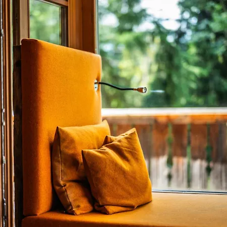 Wuidererhuettn, Charlet In Alleinlage Mit Freistehendem Saunahaus