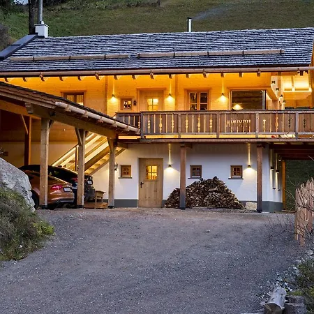 Horská chata Wuidererhuettn, Charlet In Alleinlage Mit Freistehendem Saunahaus Großkirchheim