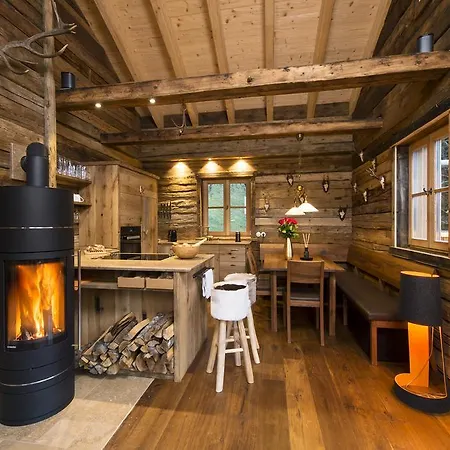 Horská chata Wuidererhuettn, Charlet In Alleinlage Mit Freistehendem Saunahaus Großkirchheim