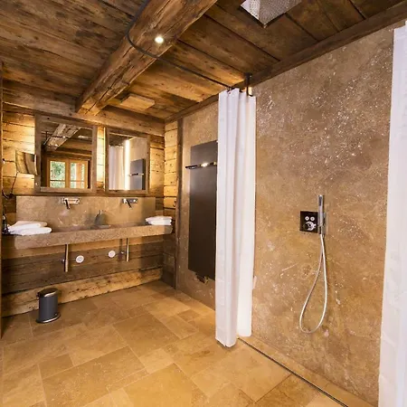 Horská chata Wuidererhuettn, Charlet In Alleinlage Mit Freistehendem Saunahaus Großkirchheim