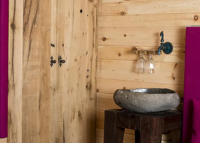 Wuidererhuettn, Charlet In Alleinlage Mit Freistehendem Saunahaus