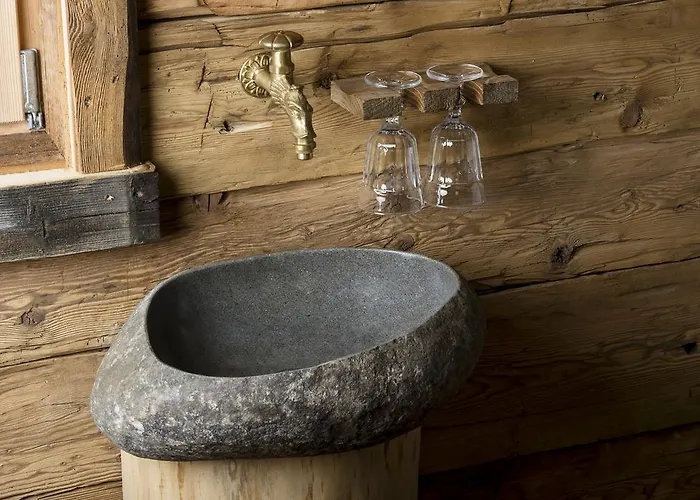 Chalet Wuidererhüttn, Charlet In Alleinlage Mit Freistehendem Saunahaus Großkirchheim