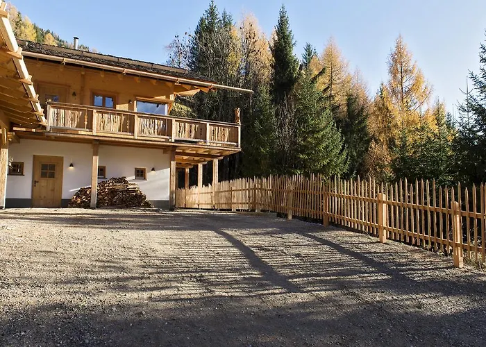 Wuidererhuettn, Charlet In Alleinlage Mit Freistehendem Saunahaus