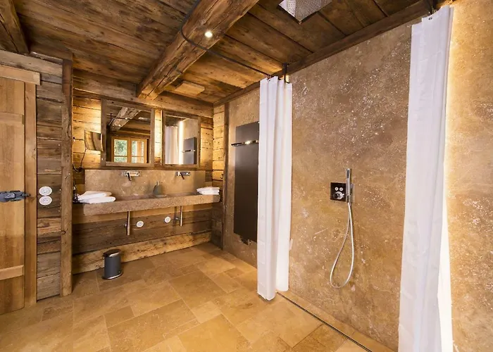 Chalet Wuidererhuettn, Charlet In Alleinlage Mit Freistehendem Saunahaus Großkirchheim