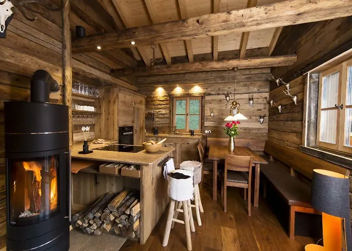 Wuidererhuettn, Charlet In Alleinlage Mit Freistehendem Saunahaus